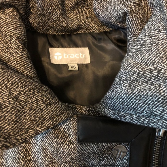 Houndstooth and Leather Puffy Vest XS Never Worn - Picture 2 of 6